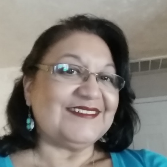 Meet your Posher, Dalia - Picture 1 of 1